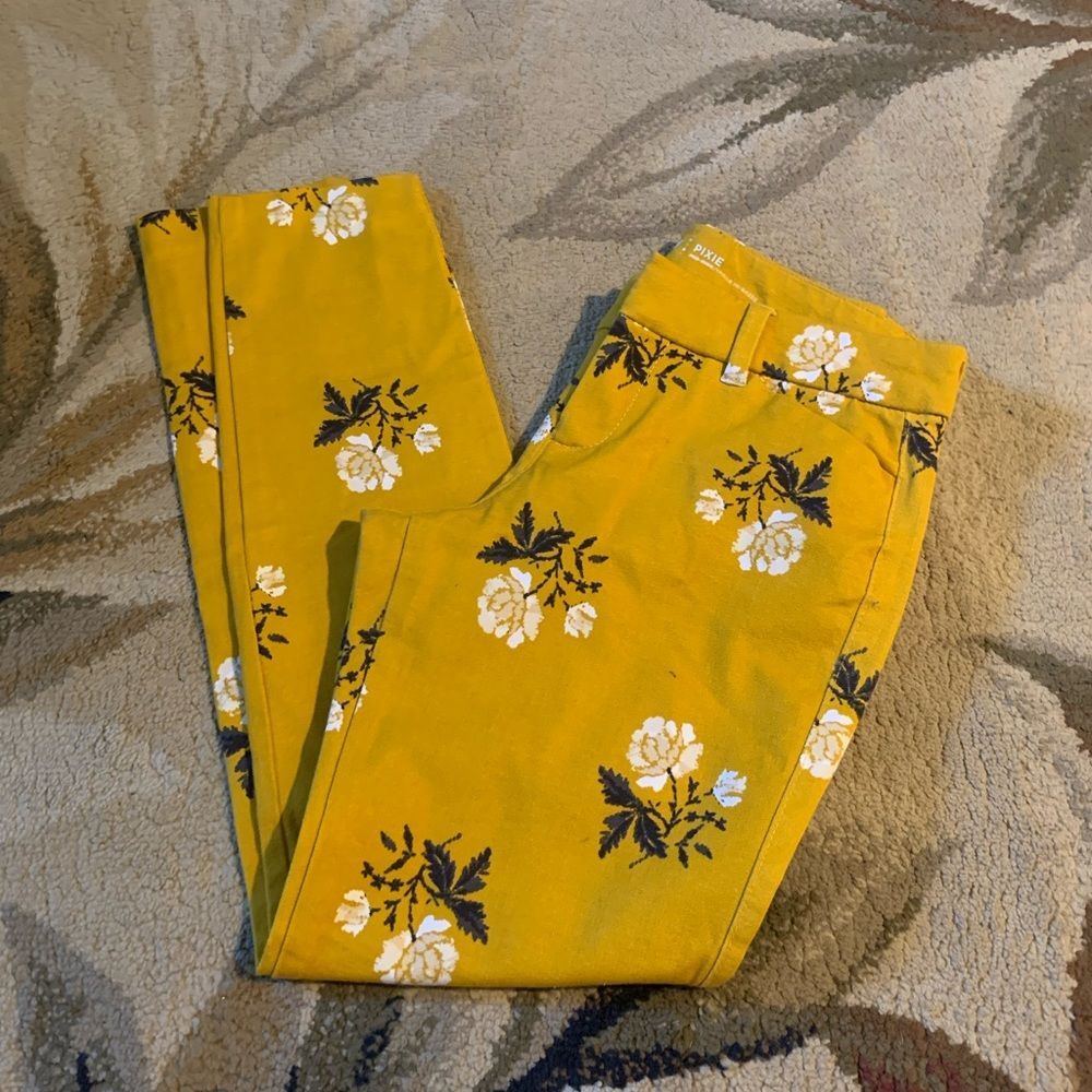 Old Navy Pixie Ankle Pants 0